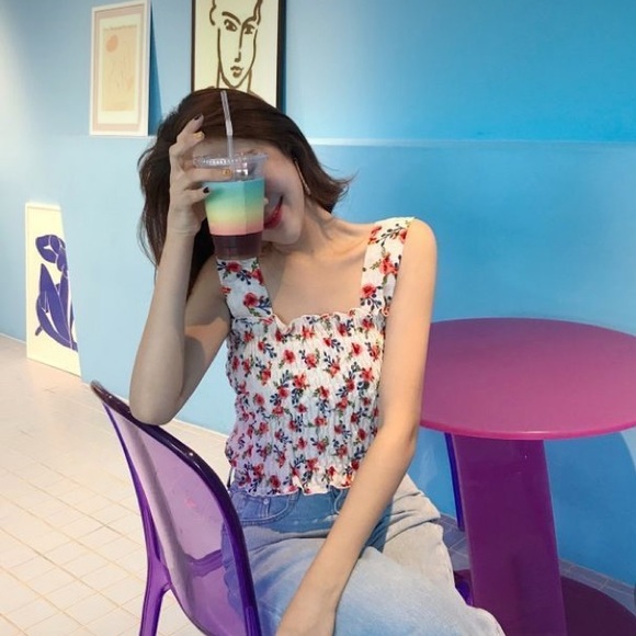 Floral shirred/smock square neck crop top - Picture 2 of 6